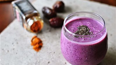 طريقة عمل سموزي بلوبيري لمواجهة الحر.. بـ 4 مكونات