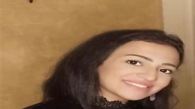 عهود نصر توضح نصائح هامة عند شراء منتجات التجميل