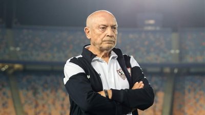 فيريرا يعقد جلسة مع لاعبي الزمالك على هامش مران الفريق
