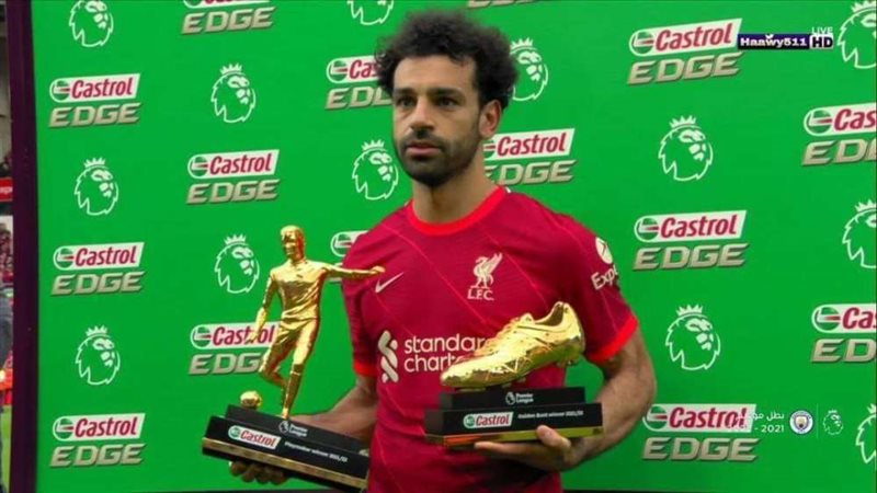 فوز محمد صلاح بالحذاء