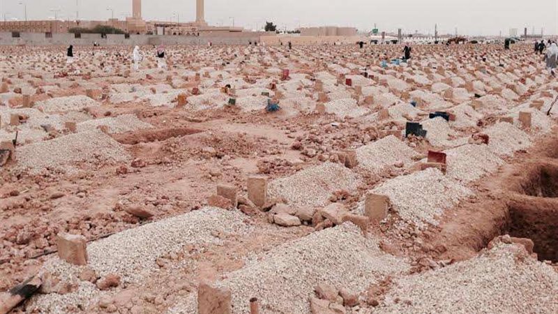 حكم زيارة القبور