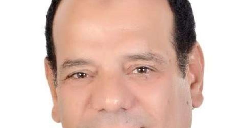 الدكتور نافع عبد