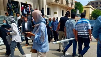 أسرة فتاة الشرقية سلمى بهجت تصل جنايات الزقازيق لحضور ثالث جلسات محاكمة المتهم