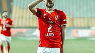 اللاعب تمرد.. شوبير يؤكد رحيل صلاح محسن عن الأهلي