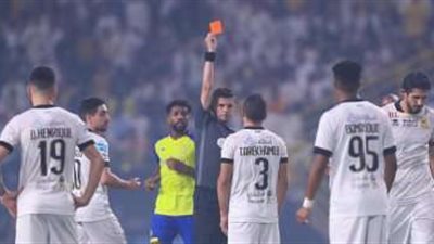كروت بالجملة وطرد طارق حامد.. شاهد ملخص مباراة النصر ضد الاتحاد