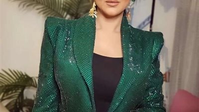 بالبرتقالي.. مي عمر تخطف الأنظار في أحدث ظهور لها