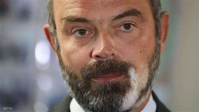 هكذا أصبحت لحية رئيس وزراء فرنسا 