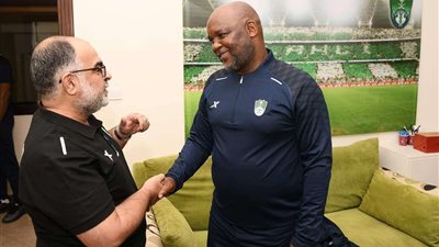 بصحبه مساعديه .. موسيماني يبدأ مهامه مع أهلي جدة