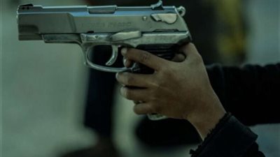 كان يعبث فيه.. إصابة عامل بطلق ناري في سوهاج