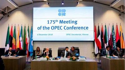 قبل مناقشة أوبك + تخفيضات الإمدادات.. ارتفاع في أسعار النفط