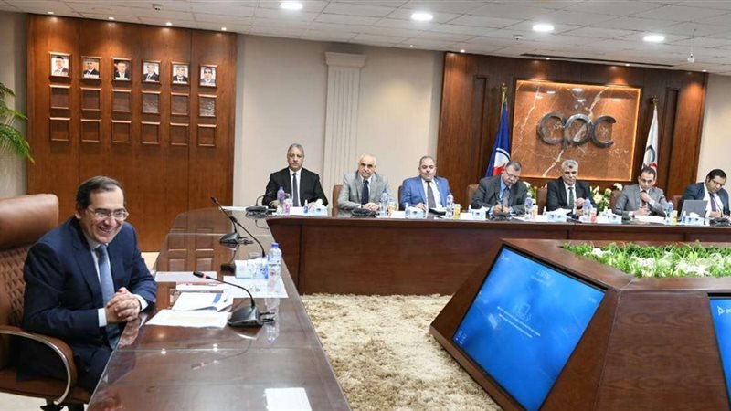 لقاء وزير البترول