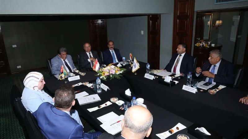 اجتماع وزير النقل