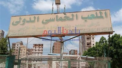 غلق وتشميع ملعب خماسى لمخالفته قرار رئيس الوزراء بالمحلة