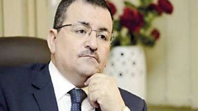 بعد مخالطته مصاب كورونا ..  زوجة وزير الإعلام تكشف تطورات حالته الصحية