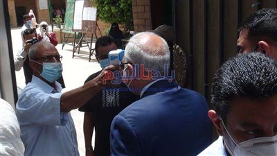 محافظ الجيزة يتفقد مدرسة الأرومان بالدقي لمتابعة امتحانات الثانوية العامة