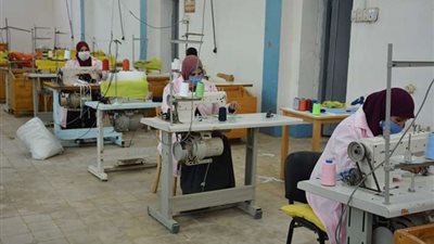 تُجار الأزمة.. ضبط مصنع بداخله 30 ألف كمامة مجهولة المصدر بالجيزة