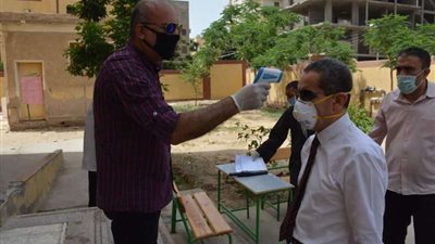 محافظ الغربية يتفقد عدد من لجان الثانوية العامة