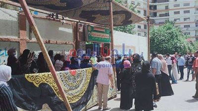 لمدة 45 دقيقة.. تأخر طلاب الثانوية العامة باللجان بعد انتهاء امتحان العربي