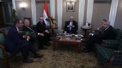 وزير التعليم العالي يلتقي بوفد ألماني لبحث سُبل تعزيز التعاون العلمي والبحثي