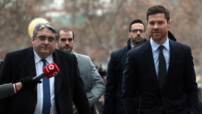 رسمياً.. تشابي الونسو مديراً فنياً لبايرن ليفركوزن الألماني