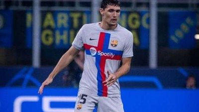 برشلونة يكشف تفاصيل إصابة 