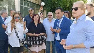 زرع يحيى الفخراني وإلهام شاهين وليلى علوي شجرة لروح هشام سليم