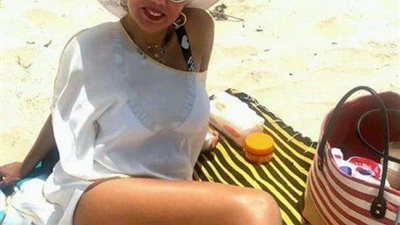 الجمهور يطارد رانيا يوسف بعد صورها على البحر.. ومغردون: