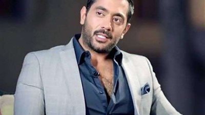 بالفيديو.. عمر كمال يغني في عيد ميلاد أحمد فلوكس