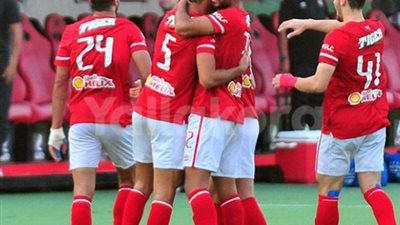 شوبير يصدم جماهير الأهلي بغياب نجمي الفريق عن مواجهة الاتحاد المنيستيري