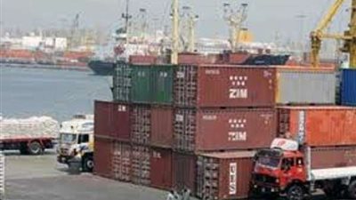 خلال يوم واحد.. إحباط 5 محاولات تهريب بضائع بنصف مليون جنيه