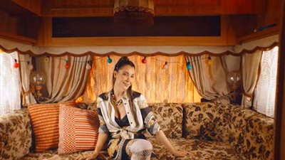 رقصت في التوك توك.. نانسي عجرم تتصدر الترند بـ الساري الهندي