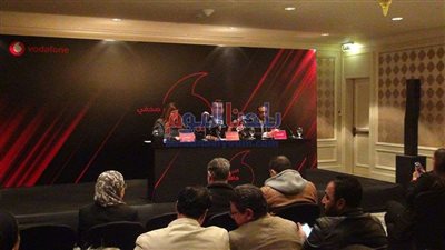 فودافون توضح حقيقة تعاقدها مع مغني 