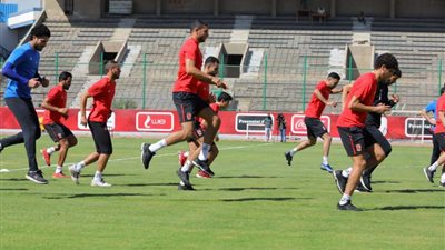 عبدالحفيظ يجتمع بالجهاز المعاون للأهلي في التتش