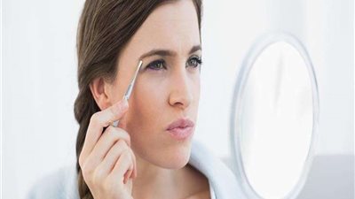 علام يدل نمو الشعر في أنحاء جسد المرأة؟ طبيب يجيب