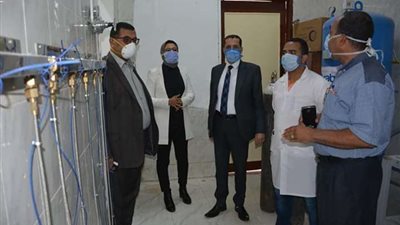 نائب محافظ الوادى الجديد تتابع أعمال التطوير وتركيب الأجهزة بمستشفى