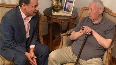 الأعلى للإعلام يُكرم الأستاذ مكرم محمد أحمد