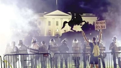 رابطة الدوري الإنجليزي تحارب العنصرية بنظام جديد