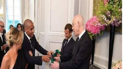 زوجة وهبي الخرزي تثير الجدل علي السوشيال ميديا بسبب الرئيس التونسي