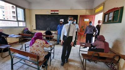 محافظ الغربية يتفقد 36 لجنة امتحانية للثانوية العامة بالمحلة وسمنود