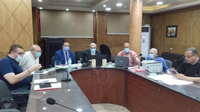 تعرض طالبين لارتفاع في درجة الحرارة وحالة إغماء بلجنتين بالقليوبية