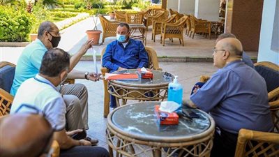 الخطيب يطمئن على الإجراءات الاحترازية لفرق النشاط الرياضي قبل عودة التدريبات