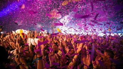 الحكومة: استمرار تعليق الحفلات والمهرجانات والأفراح