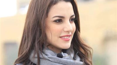 درة تحيي زيارتها لمؤسسة بهية في أكتوبر الوردي