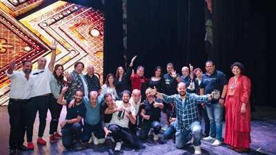 بعد تحضيرات دامت 6 اشهر.. صور تجمع أبطال مسرحية كازينو بديعة