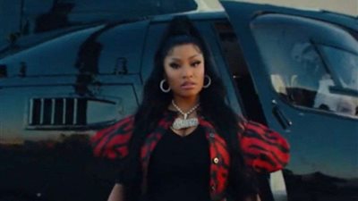 نيكي ميناج تشعل حماس اللاعبين بظهورها بإعلان لعبة Call of Duty