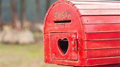 في اليوم العالمي للبريد إليك أغرب الطرود.. طفلة صغيرة أبرزهم