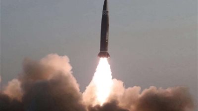 سابع استفزاز.. كوريا الشمالية تطلق صاروخين.. وكيم يقود تجربة نووية