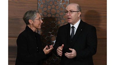 رئيس وزراء الجزائر: ذللنا كل العقبات لتعزيز العلاقات مع فرنسا
