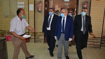 نائب وزير التعليم يتفقد استعدادات لجان امتحانات الدبلومات الفنية.. (صور)