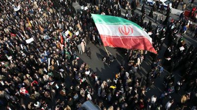 صور| الربيع الإيراني.. اجتماع أزمة للقادة وسط احتجاجات عارمة